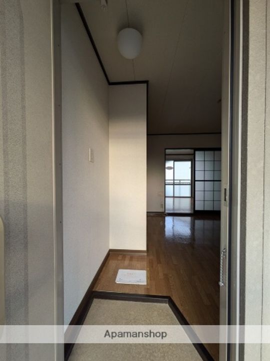 フレグランス衣笠の玄関