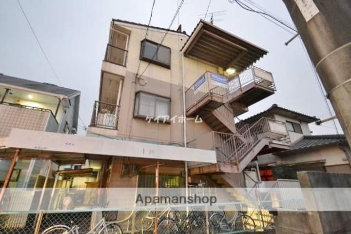 川上マンション301の外観