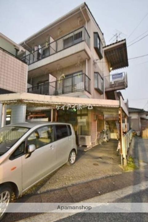 川上マンション301の外観
