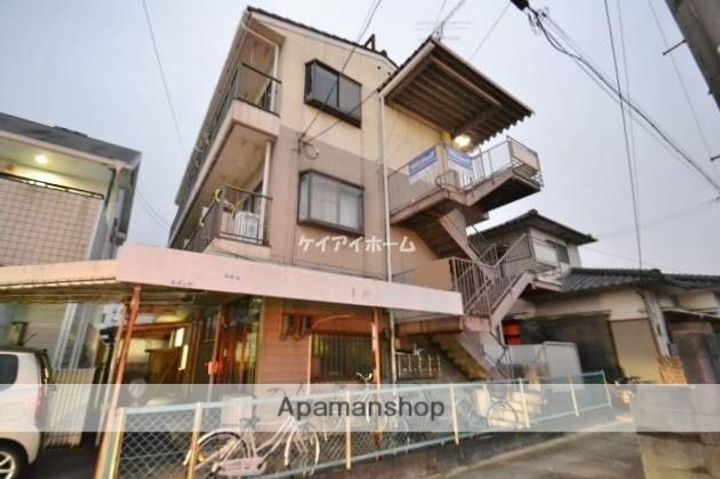 川上マンション301の外観