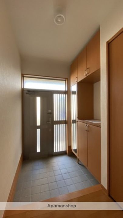 岡山県岡山市中区国富(一戸建)の賃貸物件戸建ての玄関