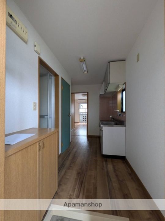 メゾンコスモス101の玄関