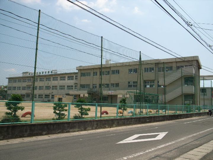 レオパレスセジュールの周辺