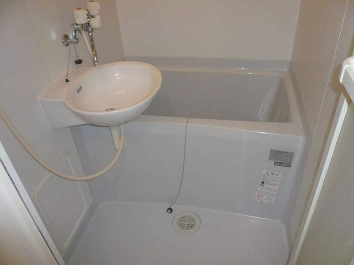 レオパレスメゾン津高208の風呂