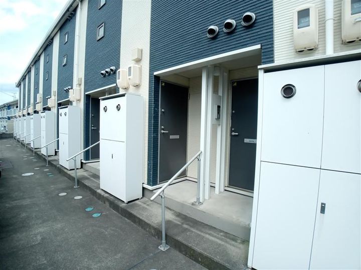 レオネクストけやき通りの玄関