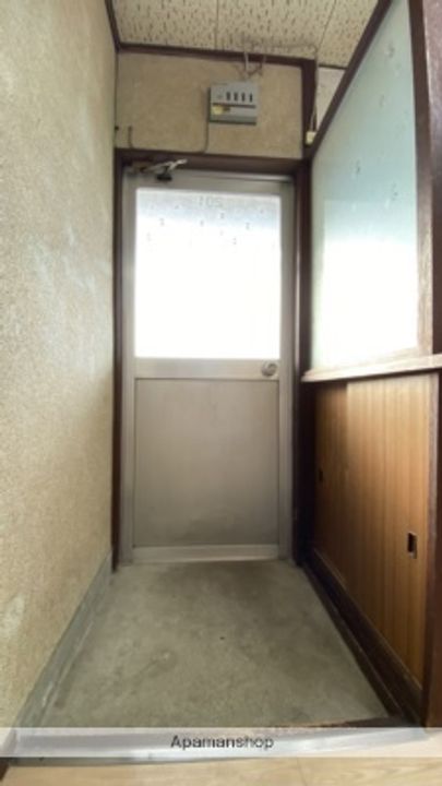 りんどうアパート201の玄関