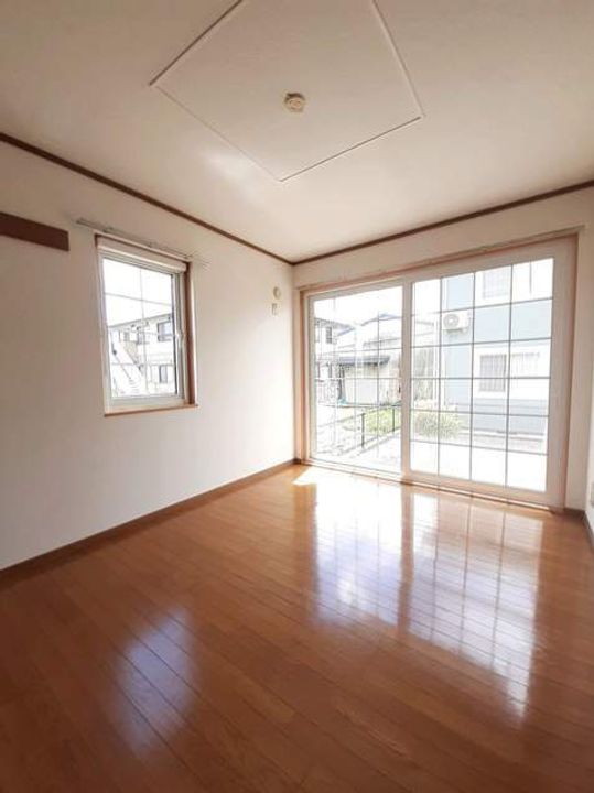 グリーン・フィールドNASUAの居間