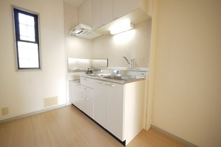 サンガーデン辰巳B棟のキッチン