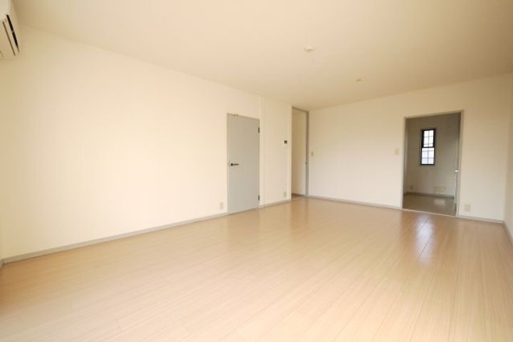 サンガーデン辰巳B棟の居間