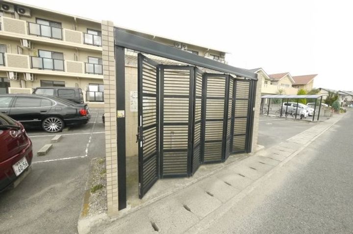 スーリール平田の内装