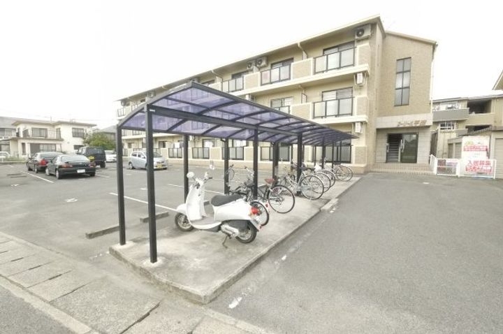 スーリール平田の内装