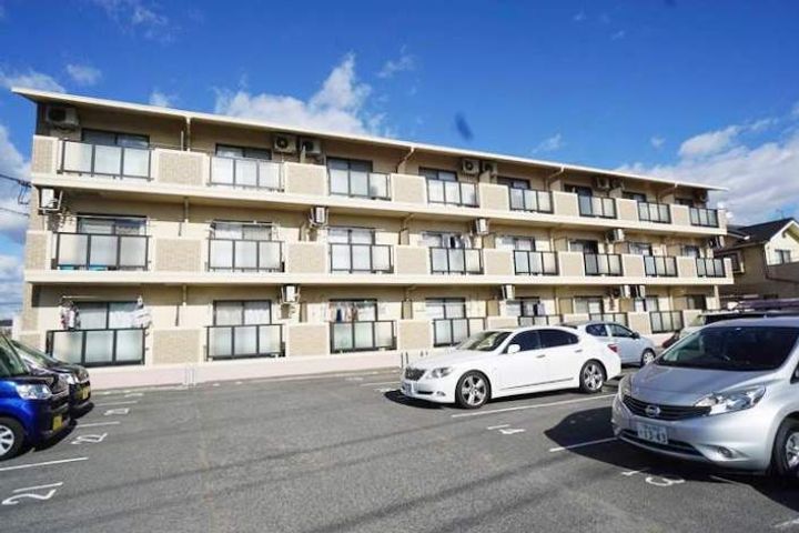 スーリール平田の外観