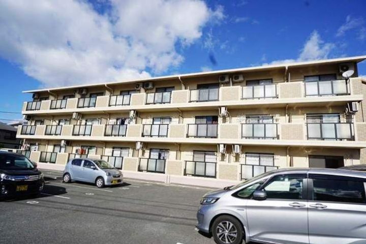 スーリール平田の外観