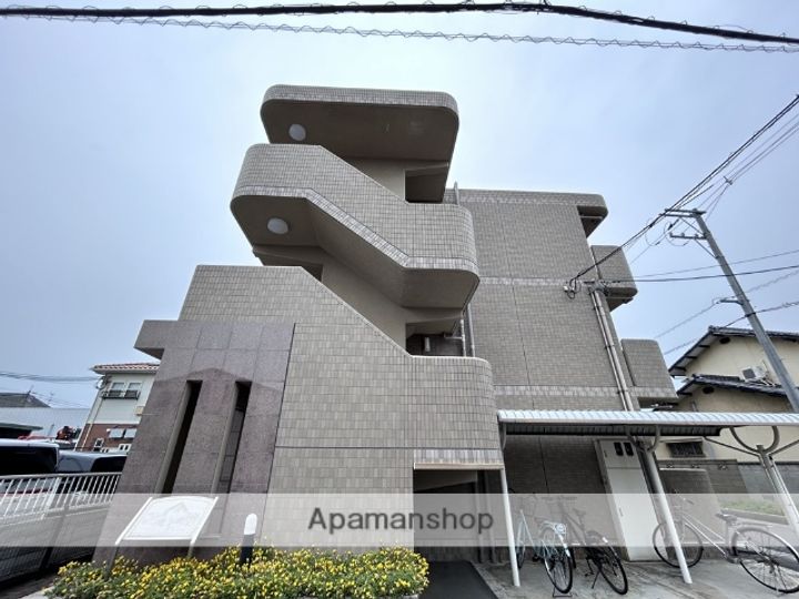 マリベールフレール101の外観