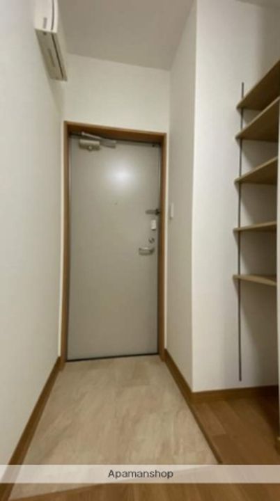 コラール106の玄関