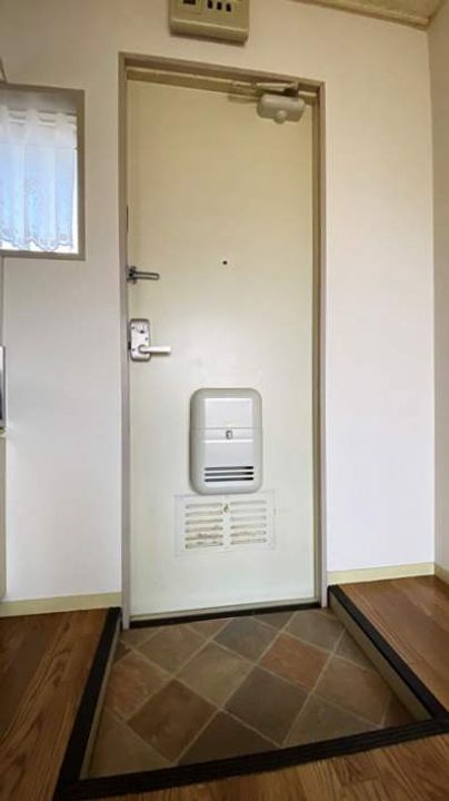 コーポ下伊福の玄関
