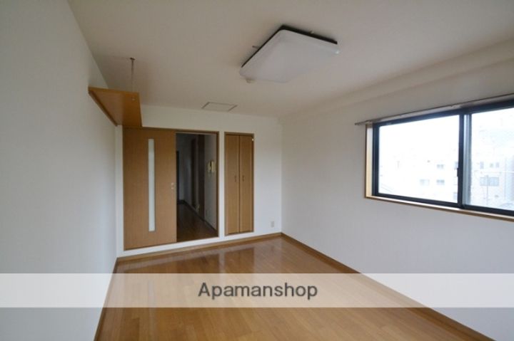 アークハイツ内山下の居間