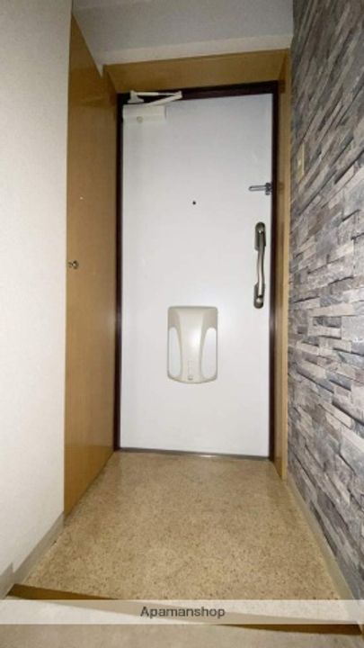 サンステージ南方102の玄関