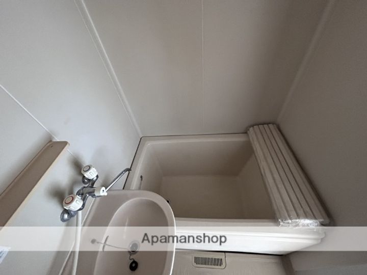 メゾン庭瀬 B棟107の風呂