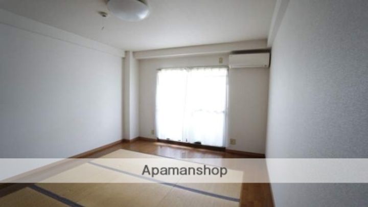 フォルティシモ二子303の居間