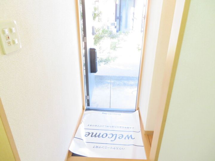 アモロッソ トリプルSの玄関
