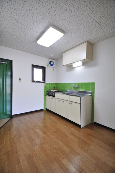 ホワイトメゾンブランセ203のキッチン