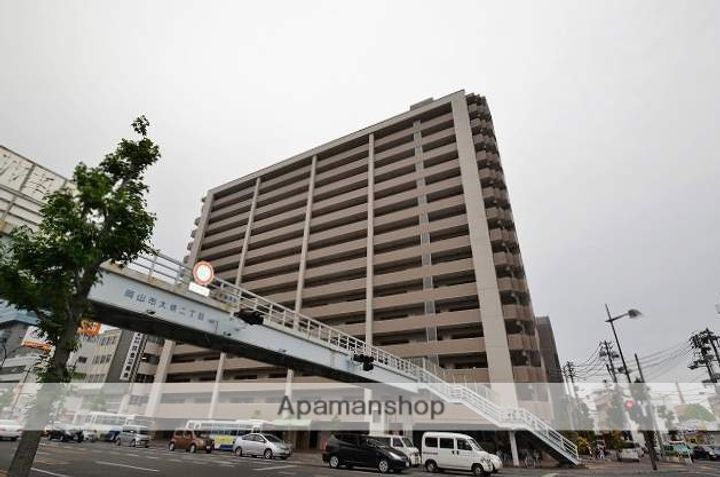 岡山県岡山市北区鹿田町1丁目の賃貸マンションの外観