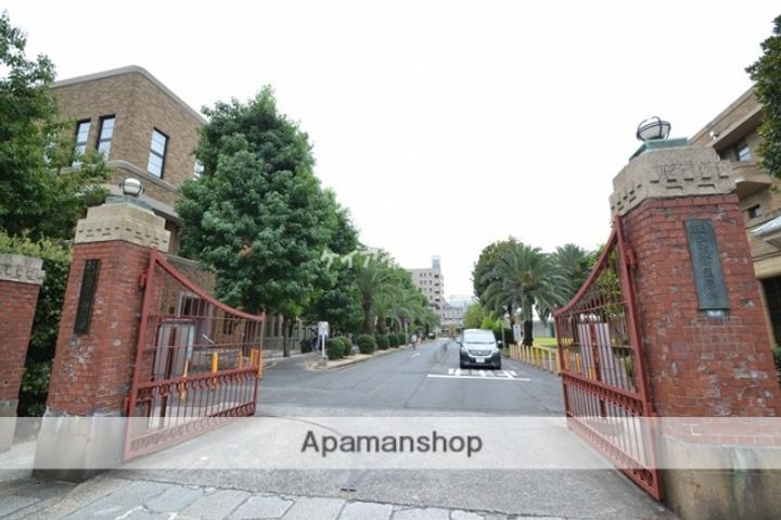 岡山県岡山市北区鹿田町1丁目の賃貸マンションの周辺