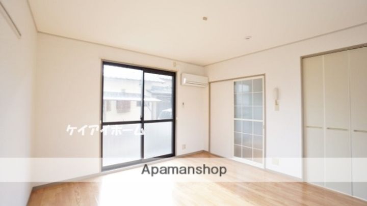 ドミール小野の居間