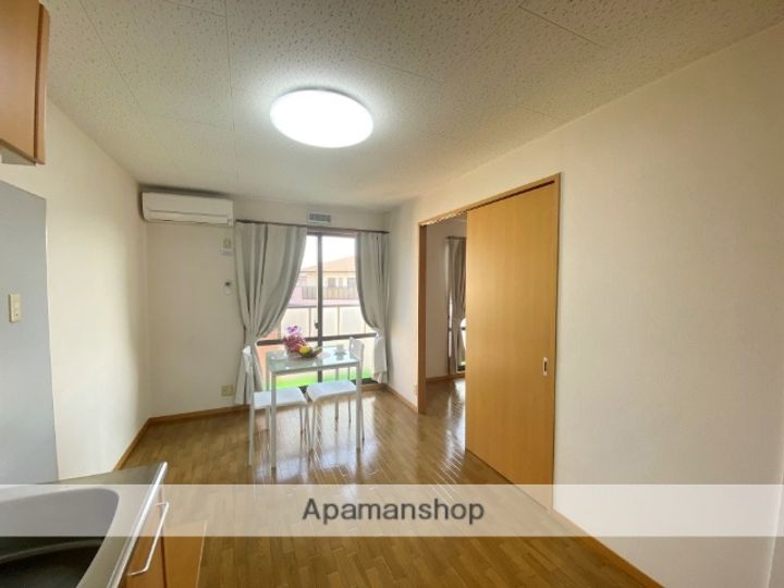 えとあシティE棟201の居間