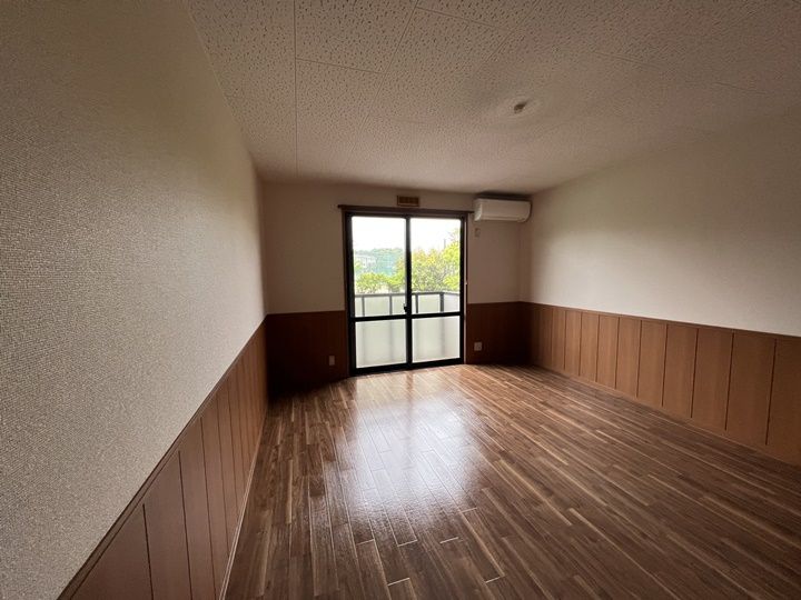 ソレジオ大島106号室の居間