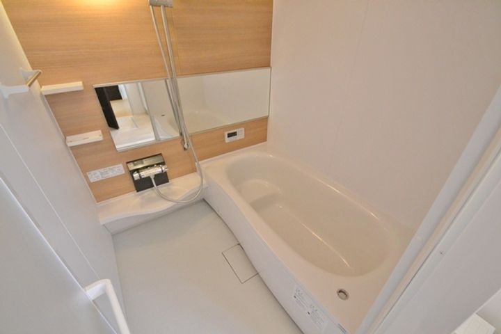 レーブ・マルシェの風呂