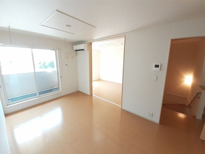 サンライトの居間