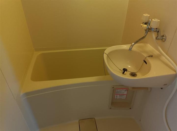 レオパレスウイング近藤の風呂