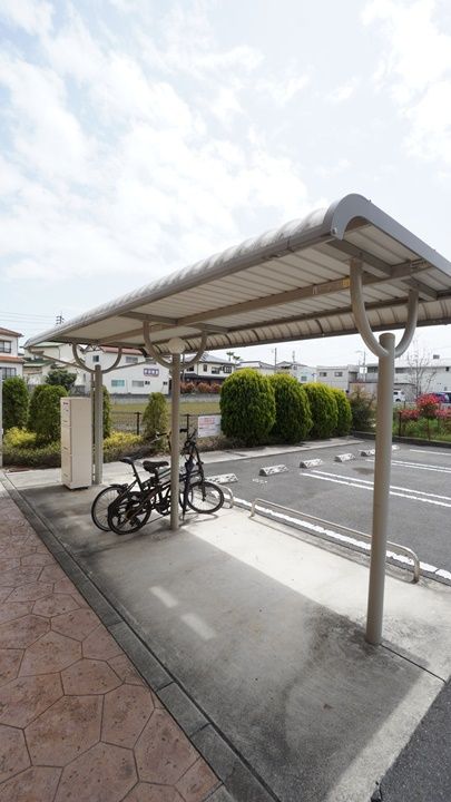 ブライトのその他画像