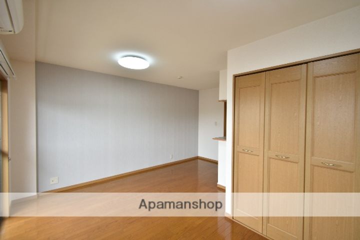 ジュメル倉敷の居間