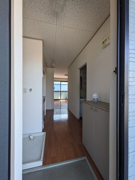 フラワー C107の玄関