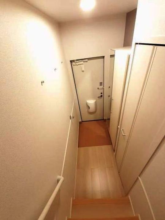 ラフレシールの玄関