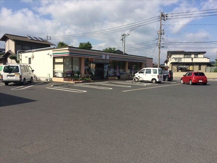 アン・グレーヌの周辺
