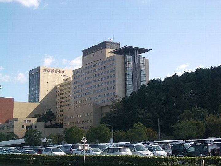 駅前ビルの周辺