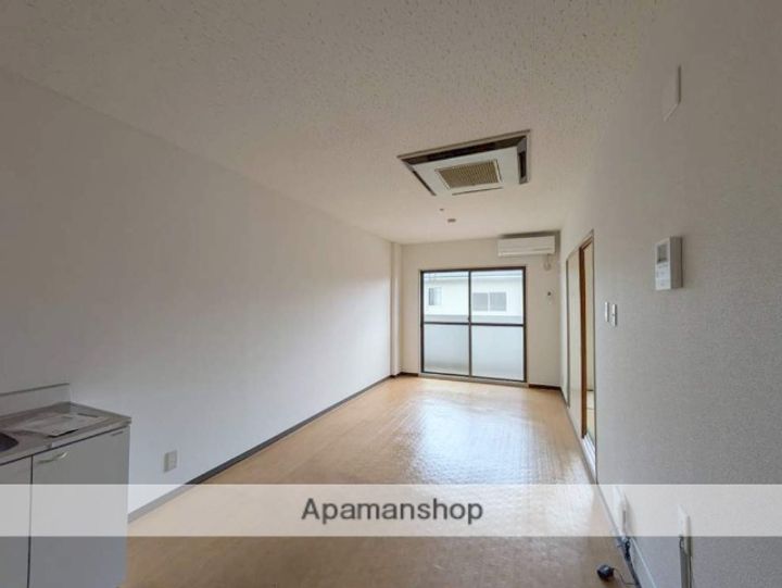 永信マンションの居間