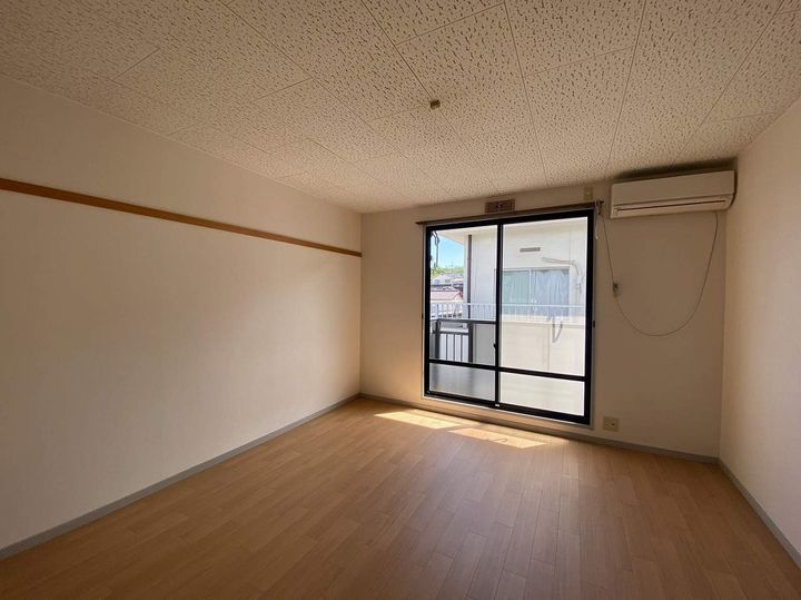 立花ハイツ202の居間