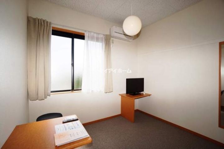 レオパレスそらの居間