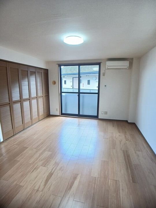 ファミール・ビラAの居間