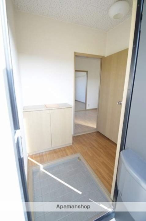 コーポクレアEE102の玄関