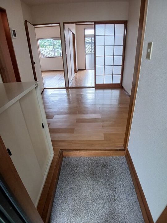 エルディム明日香の玄関