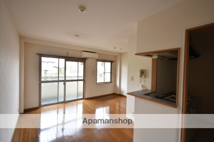 ジュメル倉敷の居間