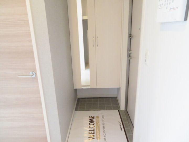 アステール白楽町の玄関