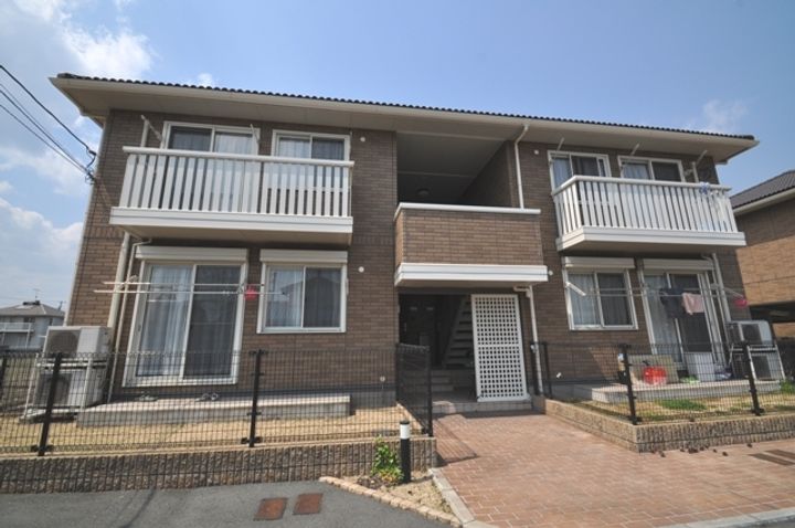 ブィラ ハッピネス B棟の外観