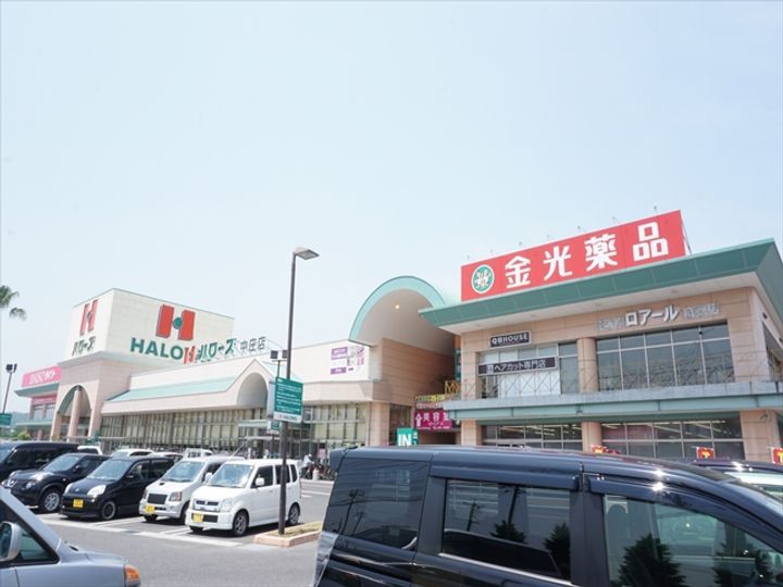 駅前ビルの周辺